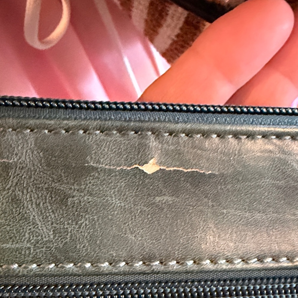 Vendula London Green Storefront Crossbody Bag - Picture 9 of 11